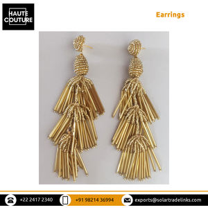 Taille et couleur personnalisées possibles pour les boucles d'oreilles longues fabriquées à la main avec des glands de perles tubulaires pour les tenues de soirée des femmes - Product Image 2