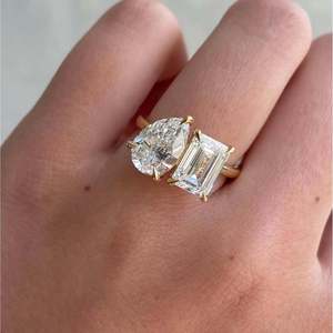 Anillo de Compromiso Toi Et Moi con Certificado IGI con Diamantes Cultivados en Laboratorio con Corte Pera en Oro Amarillo Sólido de 14/18 Quilates para Mujer - Product Image 5