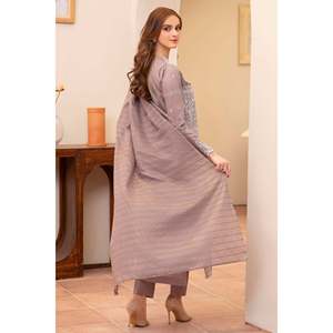 MIRAKHI Collection Printemps/Été 3 pièces : Chemise en mousseline brodée ChickenKari avec dupatta en tissu slub BIC-6900 LAWN Tube – Idéal pour les sports de plein air - Product Image 2