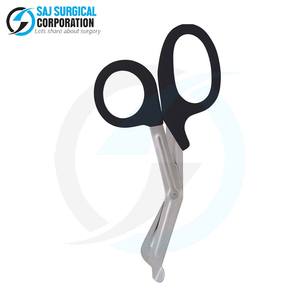 Ciseaux utilitaires compacts Conception pliante de 6 pouces avec verrouillage de sécurité Parfait pour les kits d'urgence de voyage et le camping - Product Image 3