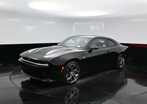 Dodge Charger Daytona R/T AWD 2024 USADO, Turbo Eléctrico, Automático, Cuero Oscuro, ACC, R20, Cámara Trasera, Techo Solar, Faros LED, 5 Puertas - Product Image 5
