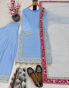 Conjunto de Salwar Kameez de Fiesta Moderno y Elegante con Top de Diseño de Georgette Pesado Bordado con Lentejuelas y Diamantes, Estilo Plazzo, de Secado Rápido - Product Image 1