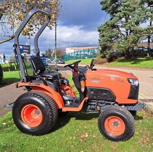 รถแทรกเตอร์อเนกประสงค์คูโบต้า M7040 เครื่องยนต์ดีเซล 4 สูบ ขับเคลื่อน 4 ล้อ พร้อมกระบะตักดินด้านหน้า - Product Image 5