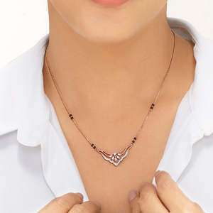 สร้อยคอประดับเพชร ลูมินัส เกรซ ดีมอนด์ มังกัลสุตร ตันมณียะ - Product Image 2