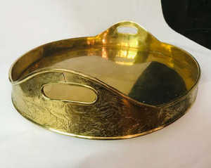 Plateau de service alimentaire en laiton pur design antique Grand plateau de couleur or idéal pour les collations aux dattes Plateau à dessert de la plus haute qualité en Inde - Product Image 2