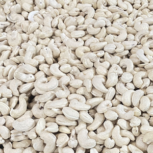 Fabricación al por mayor de anacardos de Vietnam W180 anacardos crudos orgánicos Santigo Viet Nam al por mayor exportados a Oriente Medio - Product Image 1