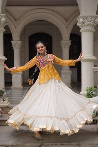 Colección Navratri Lehenga Choli 2025 - Ropa de Fiesta Moderna Reversible, Completamente Cosida, Tela de Algodón y Trabajo Kora - Product Image 2