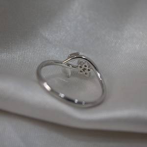 Venta al por mayor 925 plata esterlina Cubic Zirconia flor anillo joyería fina para regalos de fiesta de las mujeres - Product Image 4
