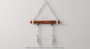 Décoration murale en macramé avec barre en bois et pompons, style bohème pour salon, usage intérieur - Product Image 5