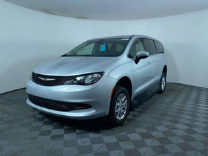 Propre et en bon état utilisé pour les sièges en cuir Voyager LX 4dr Mini-Van Turbo R18 FWD ACC Light Interior à vendre - Product Image 6