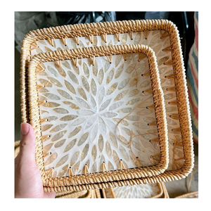 Plateau de service rond en rotin avec incrustation de nacre, plateau décoratif en osier fait à la main pour une utilisation sur table - Product Image 5