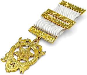 LA COLLECTION MASONIQUE Bijou de poitrine des compagnons de l'arche royale-Symbole du triple tau-Finition dorée-Portefeuille en bijou transparent - Product Image 1