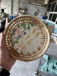 Bandejas redondas tejidas de ratán lacadas de primera calidad al por mayor con incrustaciones de nácar de fabricación vietnamita - Product Image 3