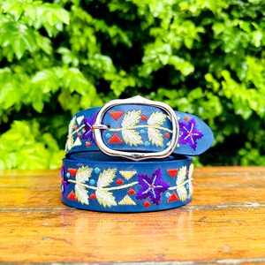 Cinturón informal de cuero de vaca genuino Unisex de primera calidad Longitud personalizada con bordado occidental Características Diseño de flores del desierto - Product Image 5