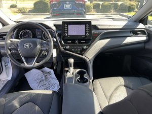 Toyota Camry LE FWD 2024 Usado en Buen Estado - Product Image 5