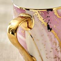 Belle tasse à café en céramique de différentes couleurs traditionnelles avec bord doré et poignée | Verres pour la maison, le restaurant, l'hôtel et les cadeaux