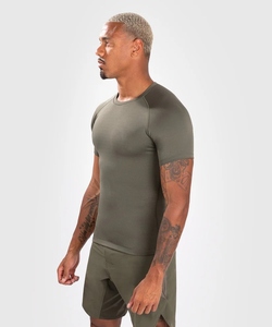 Protège-éruption à manches courtes pour hommes avec tissu à séchage rapide et confort flexible pour l'entraînement et les sports nautiques - Product Image 6