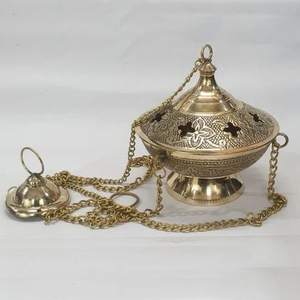 Quemador de incienso de diseño de nuevo estilo de latón completo de metal exclusivo con tapa de tamaño mediano dorado acabado en quemador colgante diseño en relieve - Product Image 5