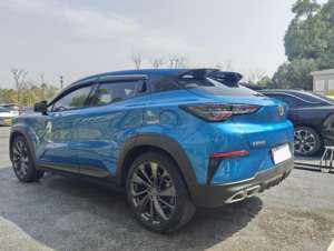 SUV Turbo 2024 Usado, Equipado con Cuero, Emisión Euro VI, Color Azul, con 50000 KM, Volante a la Izquierda, Sin Accidentes - Product Image 2