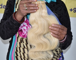 Paquets de cheveux cambodgiens bruts à double tirage Blonde Bodywave vendeur en gros de cheveux non transformés cheveux humains vierges bruts à cuticule alignée - Product Image 1