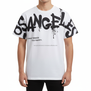 Camiseta de algodón oversize blanca para hombre con diseño de fuente de graffiti de pintura en aerosol y efecto goteo, estilo streetwear, con logo personalizado OEM - Edición Los Ángeles - Product Image 4