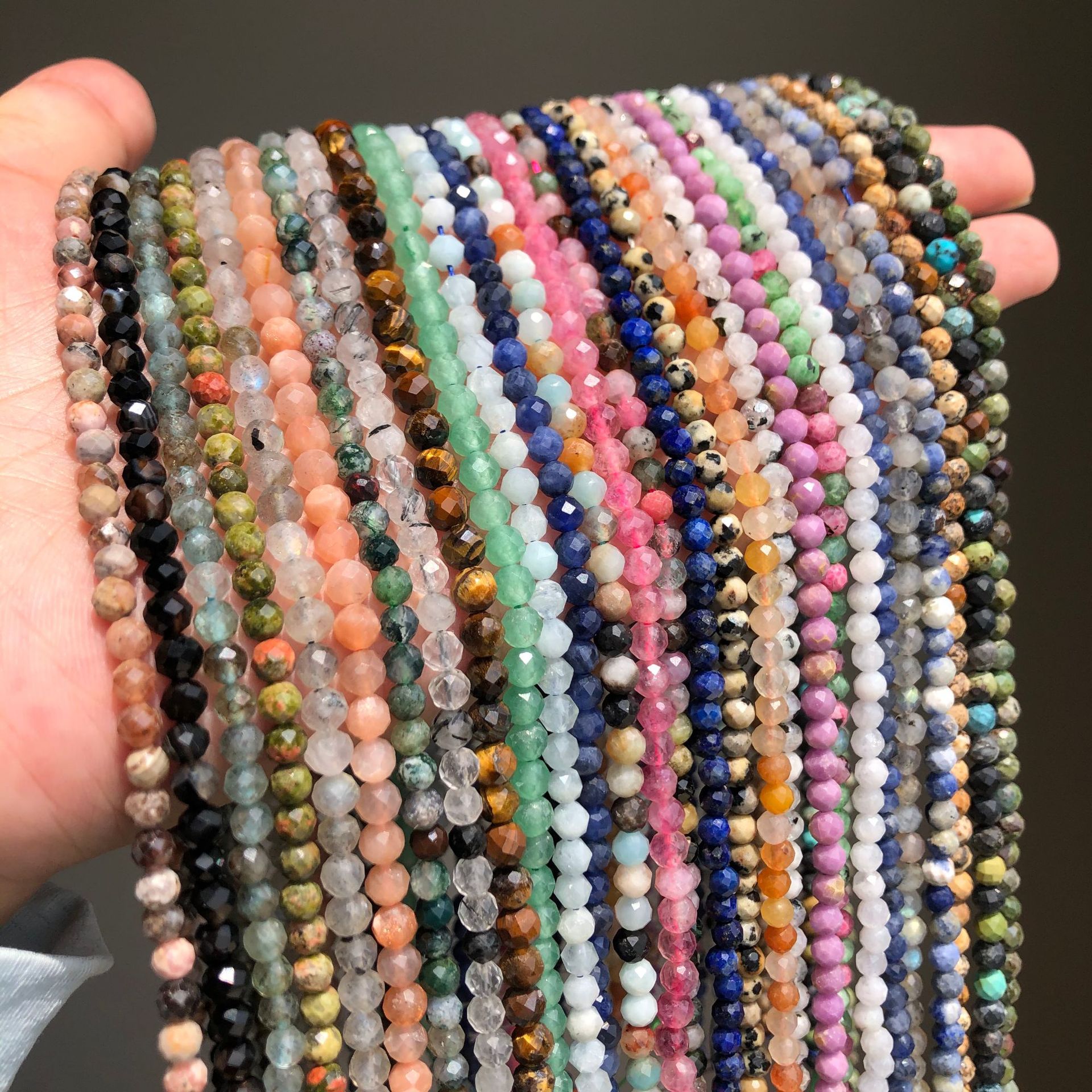 2023 Dainty Natural Faceted Crystal Loose Stone Beads 2mm 3mm 4mm Cutting Natural Gemstone Beads for Jewelry Making