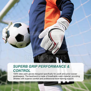 Gants de gardien de but professionnels avec une forte adhérence en latex et des gants de gardien de but de football en maille respirante - Product Image 4