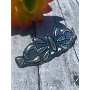 Barrettes à cheveux élégantes de style vintage pour filles, en alliage d'argent sterling, pour fêtes et Noël, personnalisables, par Alex Sanchez - Product Image 2