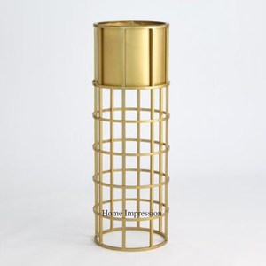 อุปกรณ์ตกแต่งชิ้นกลางงานแต่งงานคุณภาพสูงมาตรฐานดีไซเนอร์แบบเรียบง่ายและมาตรฐานสีทองอุปกรณ์ขาตั้ง - Product Image 4