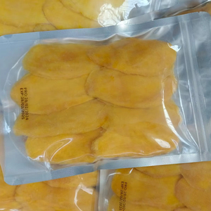Tranche de mangue séchée vietnamienne de haute qualité goût sucré Zip-Pack en vrac fruits nourriture boisson vinaigre conservé processus de séchage - Product Image 1