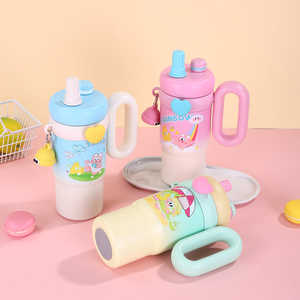 Gobelet isotherme chaud et froid en acier inoxydable de 900 ml avec motif arc-en-ciel classique pour la rentrée des classes des enfants, inclut un couvercle avec paille et bec verseur - Product Image 1