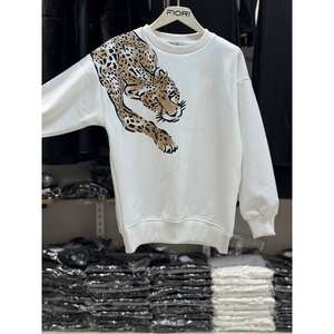 Tissu tricoté en molleton brossé 3 fils à imprimé tigre, col rond, respirant, épaules ajustées pour le confort et le style - Product Image 2