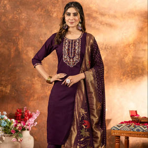 Conjunto de Kurti y Pantalón de Seda Marina al por Mayor con Dupatta de Viscosa con Bordado Mina, Traje de 3 Piezas con Bordado a Mano con Múltiples Hilos para Damas - Product Image 1