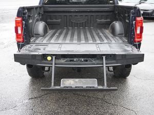 Premium usado 2023 Ford Tremor SuperCrew 4WD con asientos de cuero sistema de navegación arranque remoto techo solar Android Auto - Product Image 4