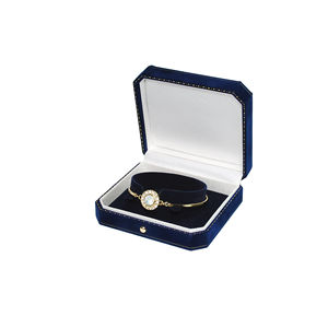 Boîte à bijoux verte octogonale Yongda pour la Saint-Valentin-Rangement des bracelets et autres pièces fines fabriquées à Taiwan - Product Image 4