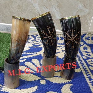 Corne à boire viking avec support en corne - Product Image 4