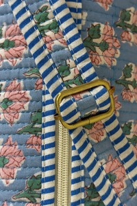 เสื่อโยคะผ้าฝ้ายแท้สีชมพูทำด้วยมือของอินเดียที่คลุมกระเป๋าออกกำลังกายผ้าฝ้ายพร้อมสายคล้องไหล่กระเป๋าใส่เล่นโยคะโบโฮ - Product Image 4