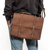Sac de messager en cuir véritable de grande capacité pour ordinateur portable d'affaires pour le bureau, l'extérieur et le voyage.