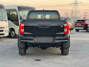 Nueva Camioneta Doble Cabina Negra con Tracción en las Cuatro Ruedas, Automática, Volante a la Izquierda/Derecha, Bajo Kilometraje, Interior Oscuro, Híbrida de Gasolina - Product Image 4