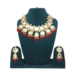 Ensemble de bijoux fins Meenakari Kundan pour femmes, collier et boucles d'oreilles plaqués or avec zircon rouge et perle pour mariage et cadeaux - Product Image 1