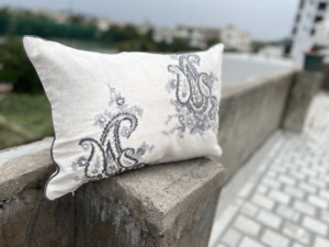 Fundas De Almohada personalizadas de lino bordado con diseño floral respetuoso con el medio ambiente sin azo sostenibles decorativas a los mejores precios para el hogar - Product Image 2