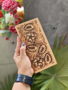 กระเป๋าหนังยาวสำหรับผู้ชายงานดีไซน์เนอร์แกะสลักด้วยมือสไตล์ตะวันตกสินค้าขายดีแฟชั่นมีสไตล์สำหรับใส่เงินสดของขวัญสำหรับผู้ชาย - Product Image 4