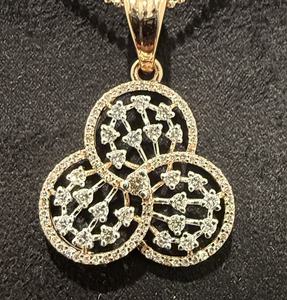 Colgante de Cruz Minimalista Hecho a Mano con Diamantes Reales para Mujer, Oro Sólido de 18K, Oro Rosa, Diamantes Naturales Certificados, para Boda - Product Image 4