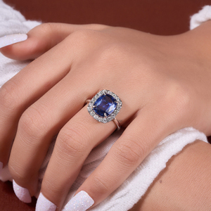 Bague de fiançailles coupe coussin saphir bleu avec Moissanite Halo saphir en or blanc et bague Moissanite pierres rondes d'accent - Product Image 5