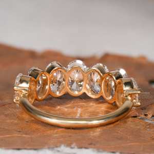 Anillo de Eternidad Clásico para Mujer, Hecho a Mano, Oro Amarillo de 10K, Diamante Cultivado en Laboratorio con Certificación IGI, Claridad VVS2/VS1, Corte Ovalado, Siete - Product Image 3