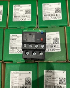 Schneider LRD SERIES Relé de sobrecarga LRD22 16 - 24A Relé de protección de motor monofásico TeSys Deca 1NO + 1NC Clase 10 690V - Product Image 5