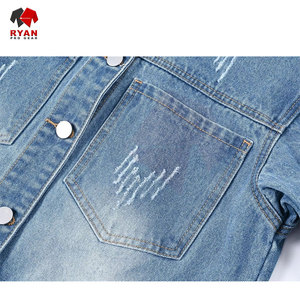 Veste en jean pour femme au quotidien avec tissu doux au toucher, coupe décontractée et design tendance de style streetwear - Product Image 5