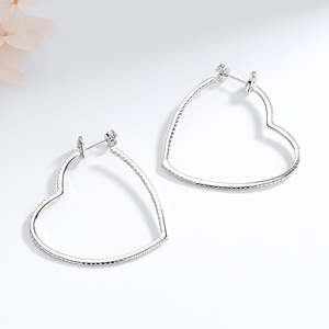 Orecchini Pendenti a Cuore in Argento Sterling con Motivo Milligraine - Accessorio alla Moda - Product Image 1