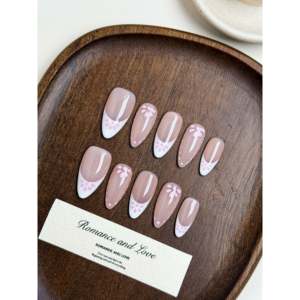 Adesivi per Unghie Press-On con Petali Rosa - Product Image 3