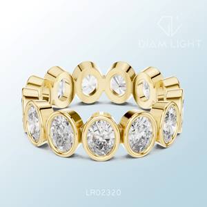 แหวนแบบคลัสเตอร์สั่งทำพิเศษ ประดับด้วยพลอยทรงรีตรงกลาง ดีไซน์ประกายระยิบระยับอย่างประณีต พร้อมความสง่างามเหนือกาลเวลา - Product Image 5